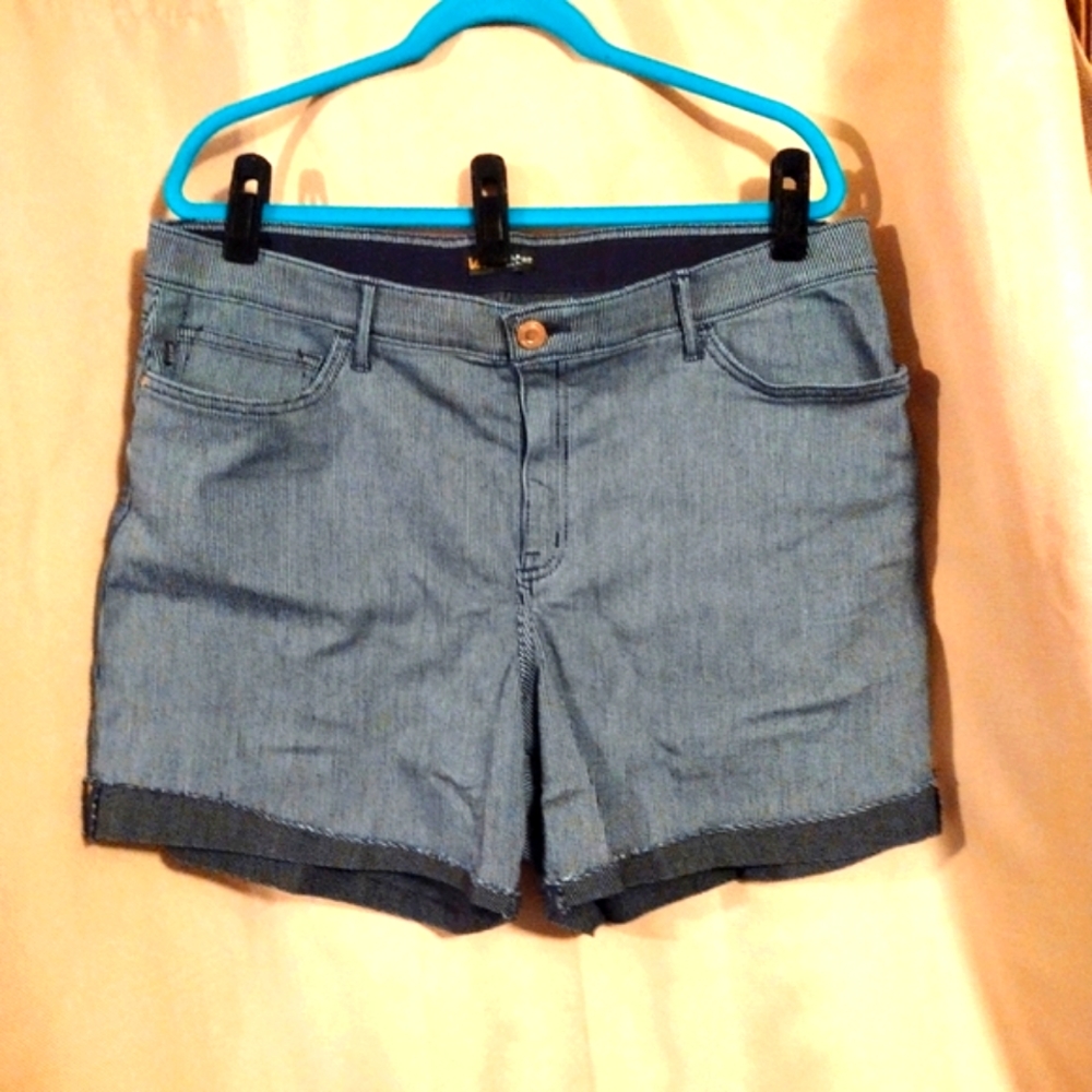 Lee Mid Rise Shorts